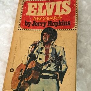 Elvis Biography by Jerry Hopkins